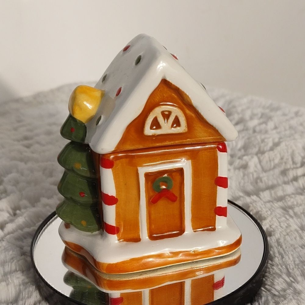 Gingerbread House Salt & Pepper Shakers